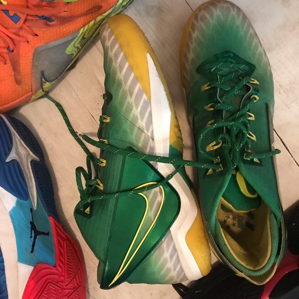 Sz 13 Nike basketball